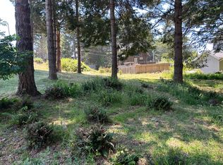 768 Beach Rd, Whitethorn, CA 95589