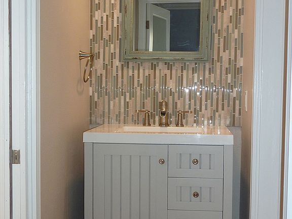 Guest/ second bdrm bath