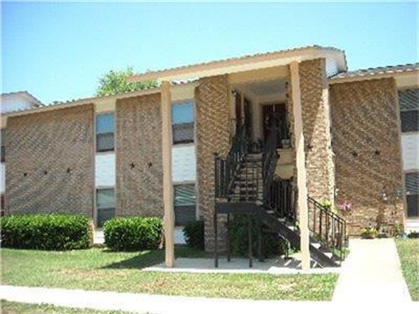 1304 West Ave, Hooks, TX 75561