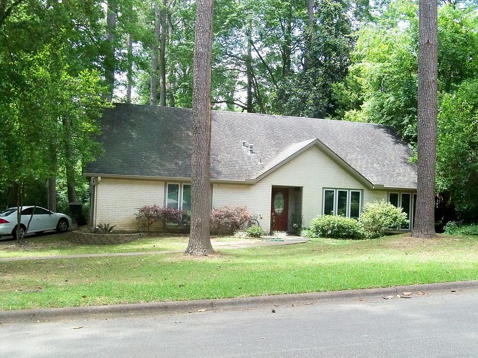1st image of 2305 Pinecrest Dr