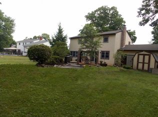 15 Cimorelli Dr, New Windsor, NY 12553