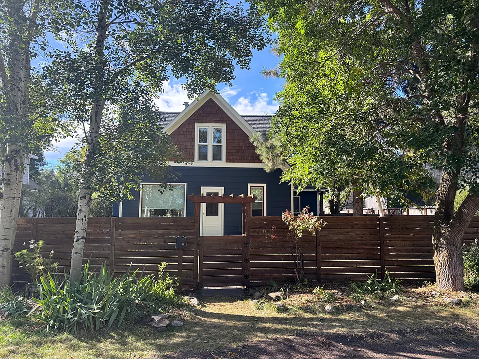 618 E Davis St #618
