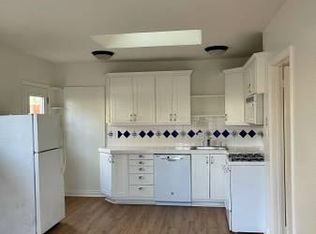 188 E 19th St, Costa Mesa, CA 92627