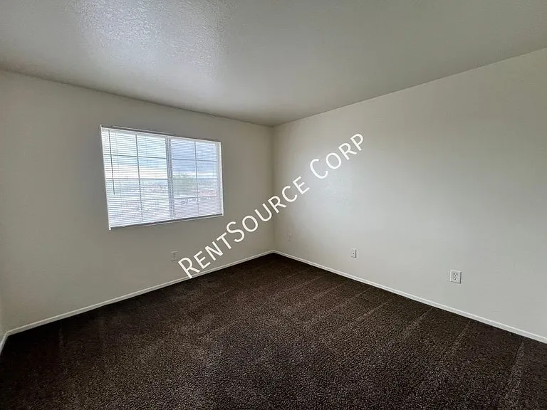 2910 B St #6 — Photo 12