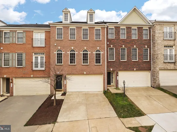 8407 Chaucer House Ct, Lorton, VA 22079