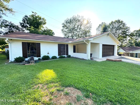 229 Lake Cove Dr, Jackson, MS 39212