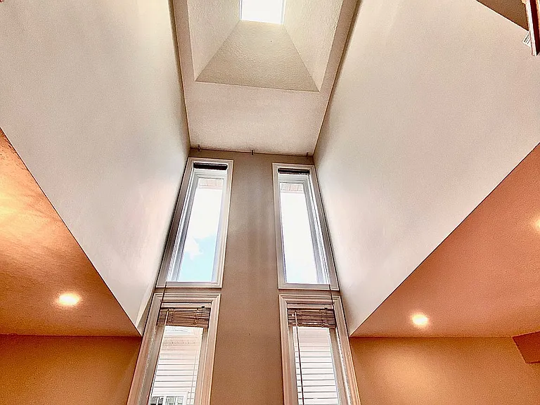 154 Severn Dr #UPPER — Photo 9