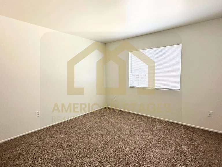 517 N South St — Photo 4
