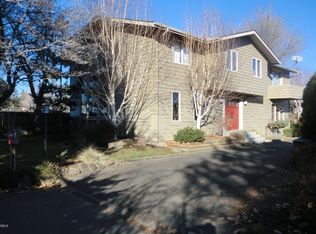 2211 Tah Kin Rd, Yakima, WA 98902