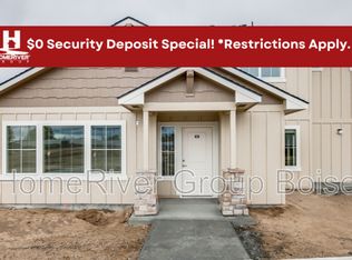 835 E Wandering Ln #102, Kuna, ID 83634