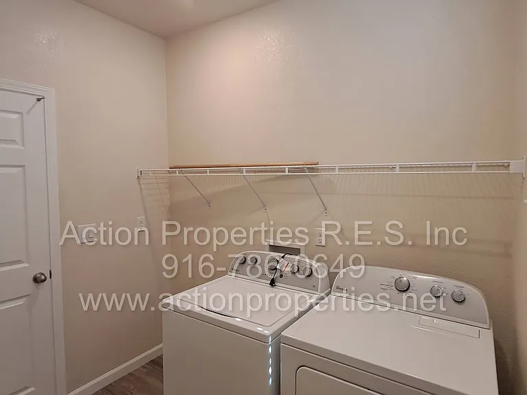 2136 Malibu Pl — Photo 7