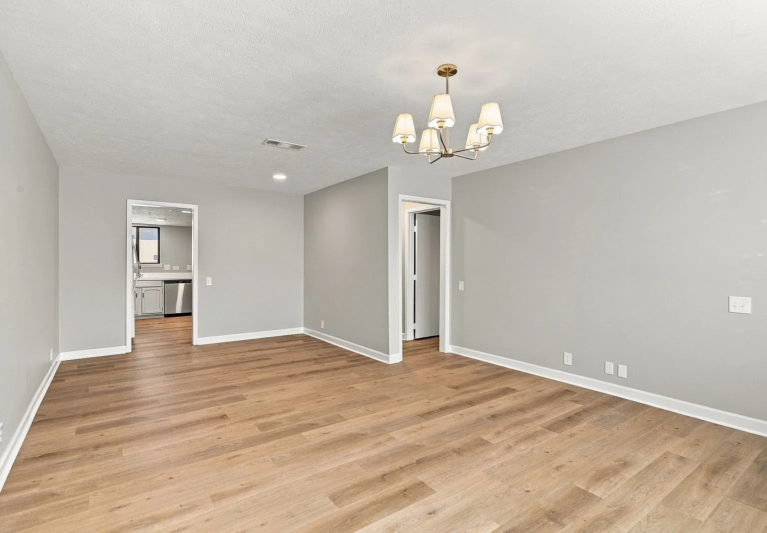 2 bed, 1164 sqft, $1,725 — Photo 4