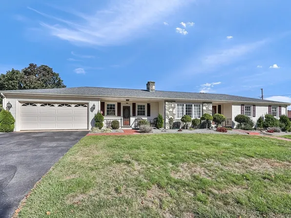 150 Island Heights Ave, Somerset, MA 02726