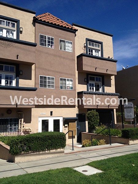 1st image of 12241 Moorpark St APT 7