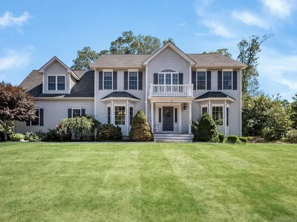 98 Arbor Crossing, East Lyme, CT 06333