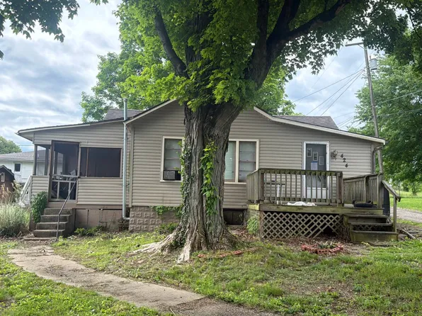 881 Hock St, Philo, OH 43771