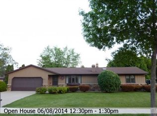 1233 E Meadow Grove Blvd, Appleton, WI 54915