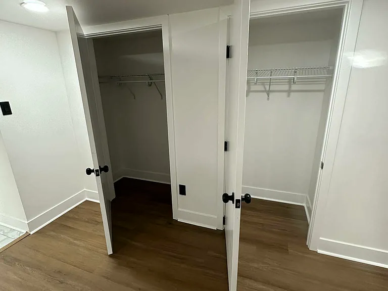 4927 Catharine St #4 — Photo 5