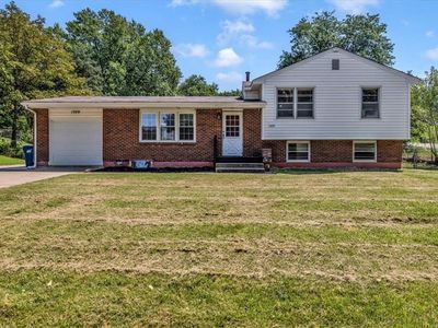 1309 Lake Rd, Liberty, MO, 64068