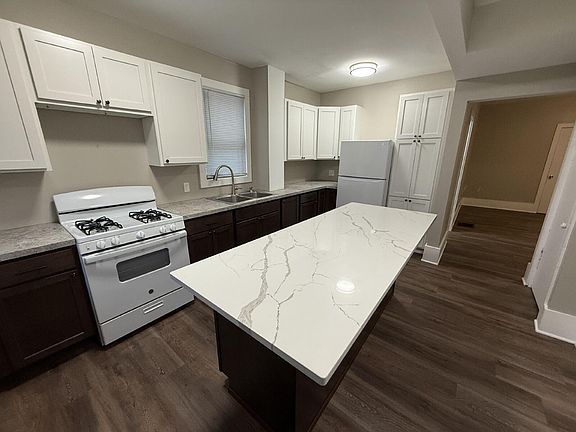 3rd image of 1252 Broadway Ave NW APT 1