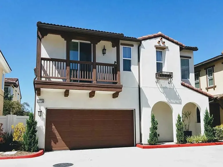 22716 Meyler St — Photo 1