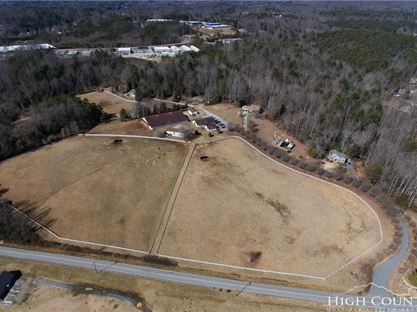 1855 Candlelight Farm Ln, Lenoir, NC 28645