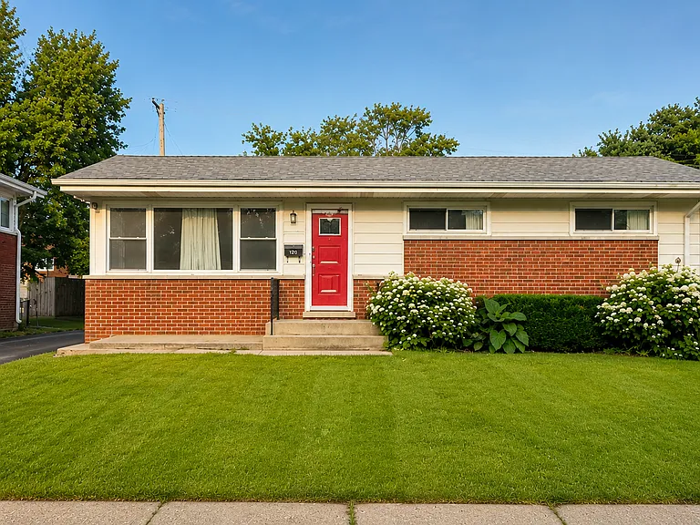 120 Mildred Ln — Photo 1