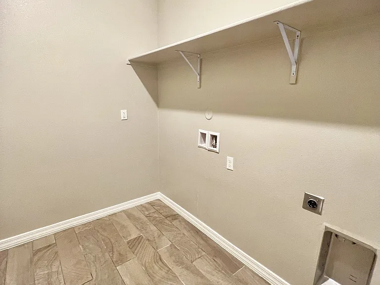 11365 Hidalgo Dr — Photo 32