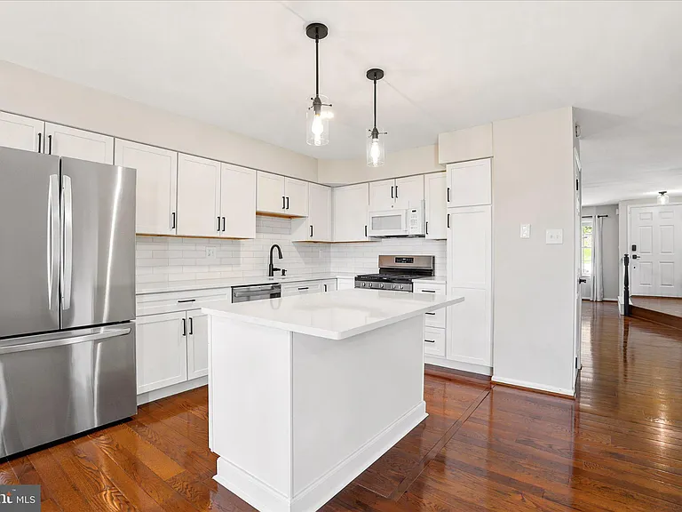 706 Andover Ct — Photo 6