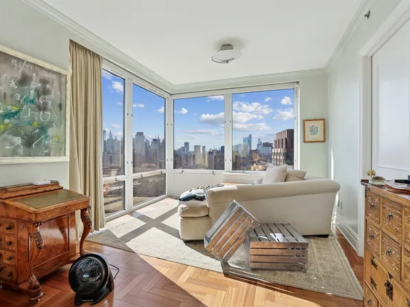 220 Riverside Boulevard image 22 of 28