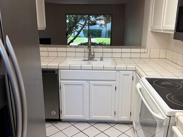 1078 Summerplace Dr — Photo 6
