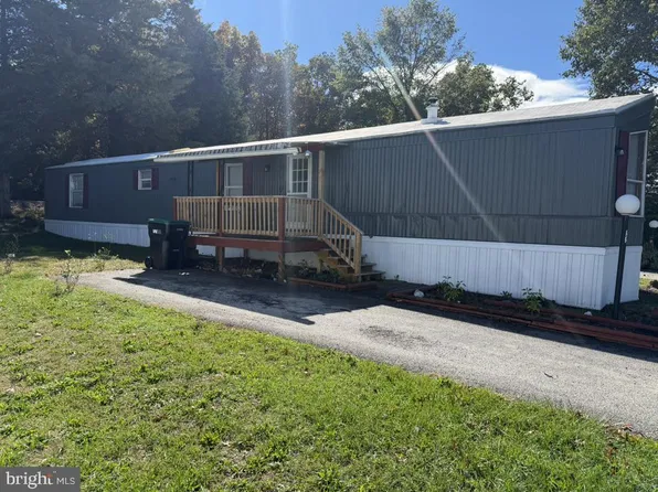 2215 Biglerville Rd Trailer 55, Gettysburg, PA 17325