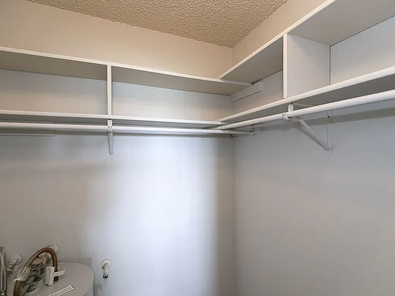 City Summit Apartments — Photo 40