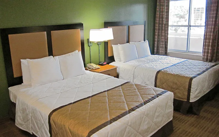 Studio Suite - 2 Full Beds