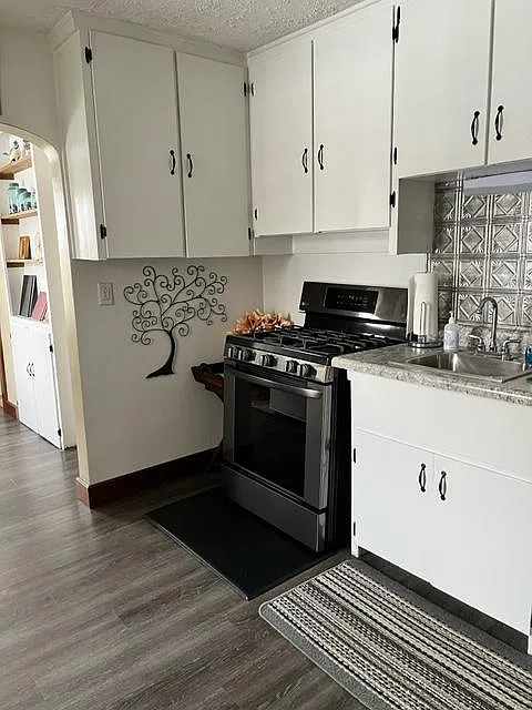422 Fulton St E — Photo 3