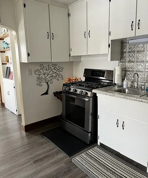 422 Fulton St E — Photo 3