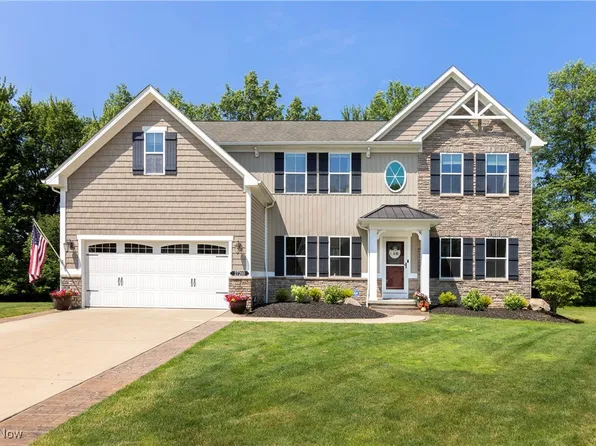 27200 Cliffside Cir, Olmsted Township, OH 44138