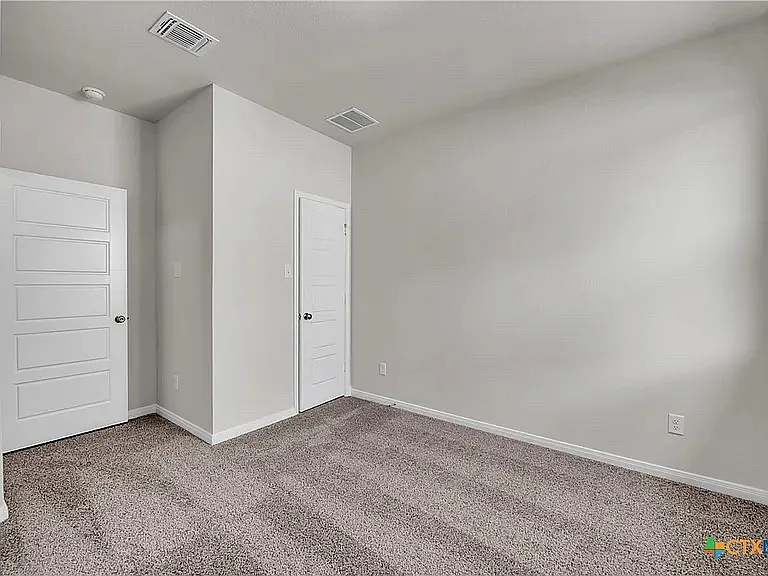 4 bed, 1799 sqft, $2,200 — Photo 4