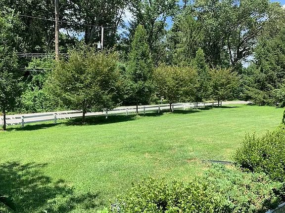 3rd image of 3000 Piedmont Dr
