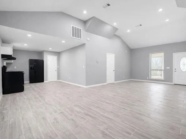 111 Otis Ln, Liberty, TX 77575