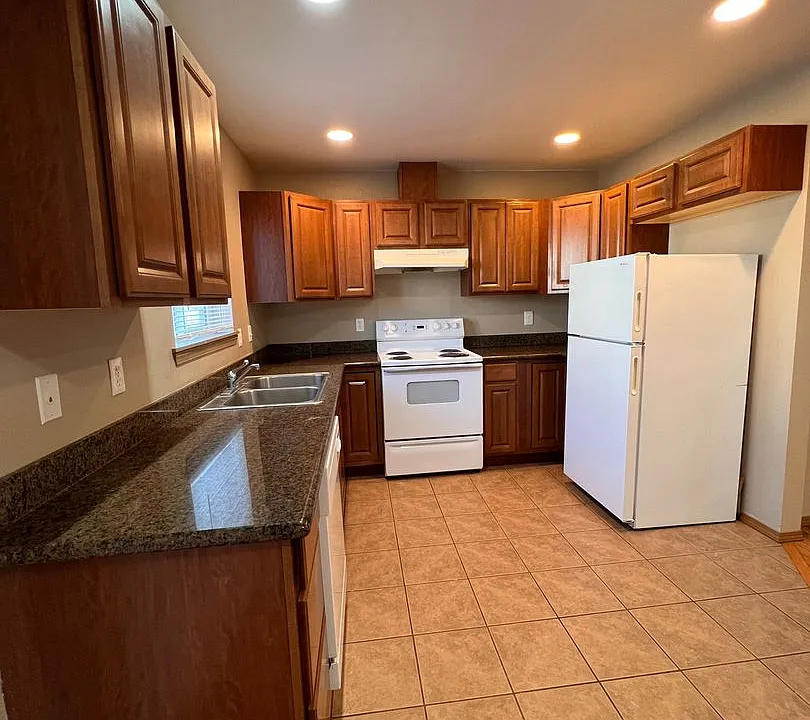 1626 & 1628 W Lee St