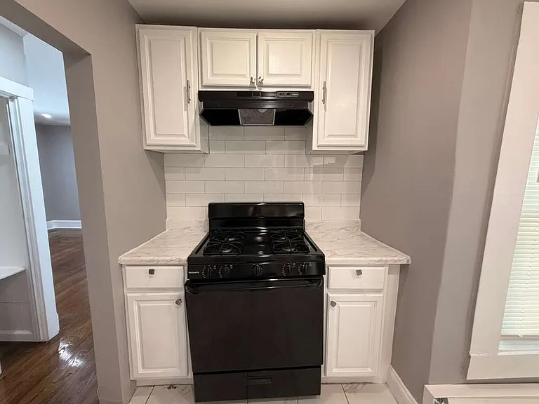 30 Bright St #2B — Photo 5