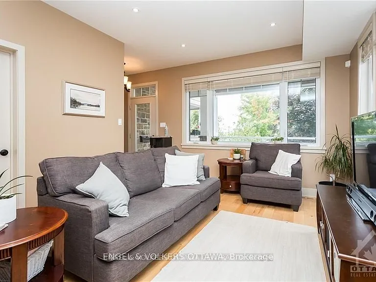 267 Kirchoffer Ave — Photo 5