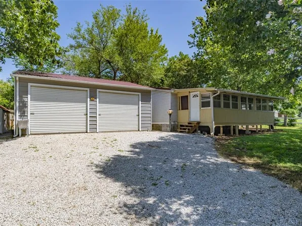 261 N Linn Valley Dr, Linn Valley, KS 66040