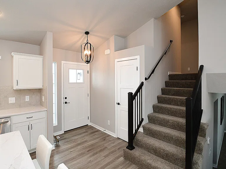 8121 S 198th Ave — Photo 4