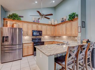 1060 Summit Place Cir APT D, West Palm Beach, FL 33415