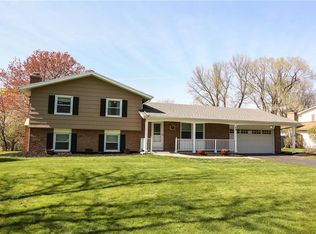 30 Warder Dr, Pittsford, NY 14534