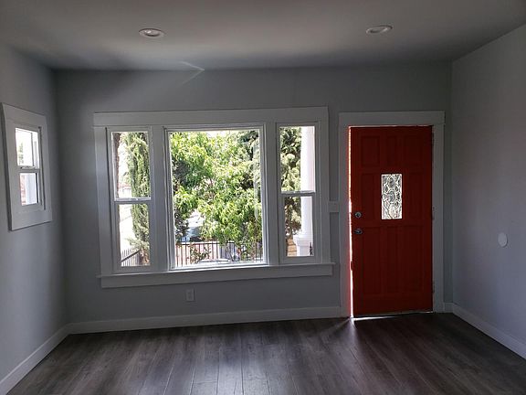 2nd image of 268 W 41st Pl