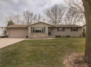 2422 Heather Ct, Green Bay, WI 54311