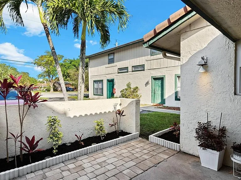 4119 Coral Springs Dr — Photo 6